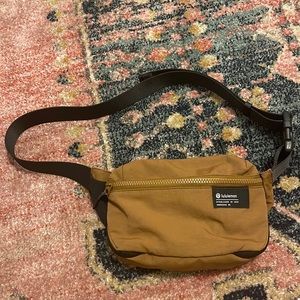 Lululemon: Clean Lines Belt Bag - Color: Caramel/Black